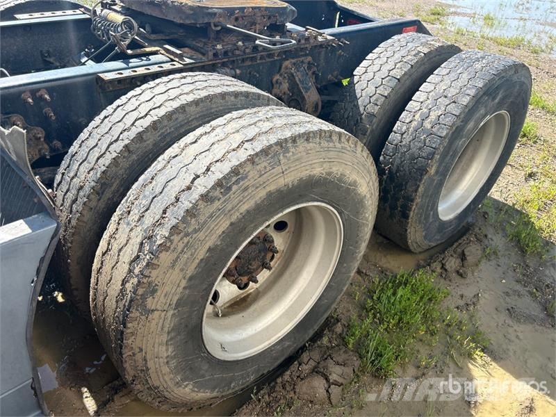 Volvo VNL760 Trekkers