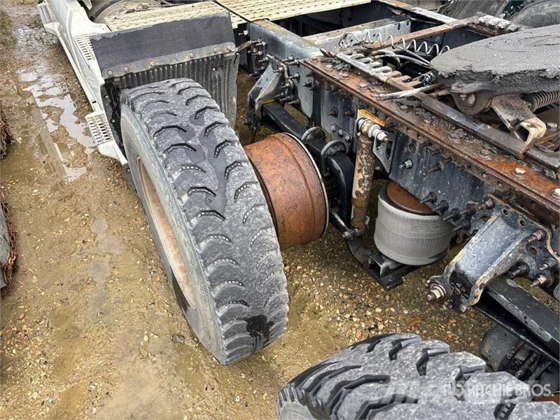 Volvo VNL760 Vetopöytäautot