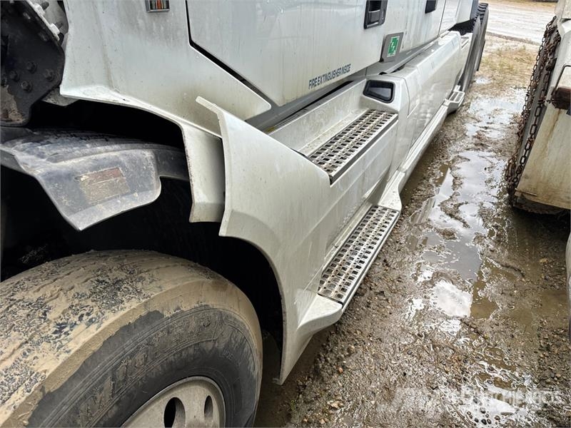 Volvo VNL760 Vetopöytäautot