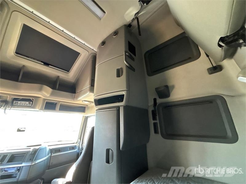 Volvo VNL760 Sattelzugmaschinen