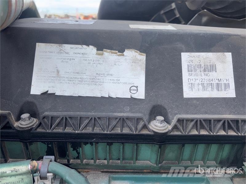 Volvo VNL860 وحدات الجر