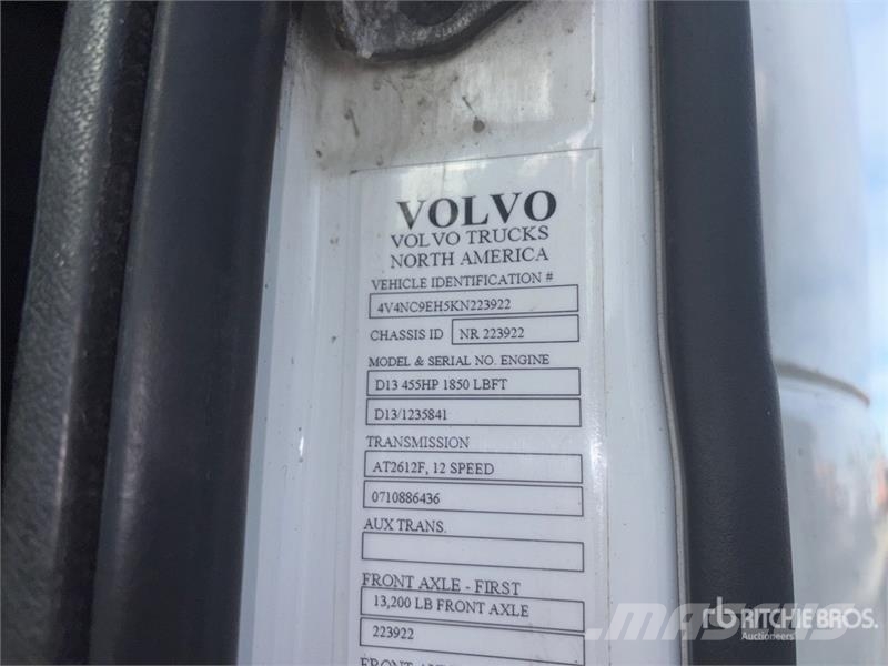Volvo VNL860 وحدات الجر