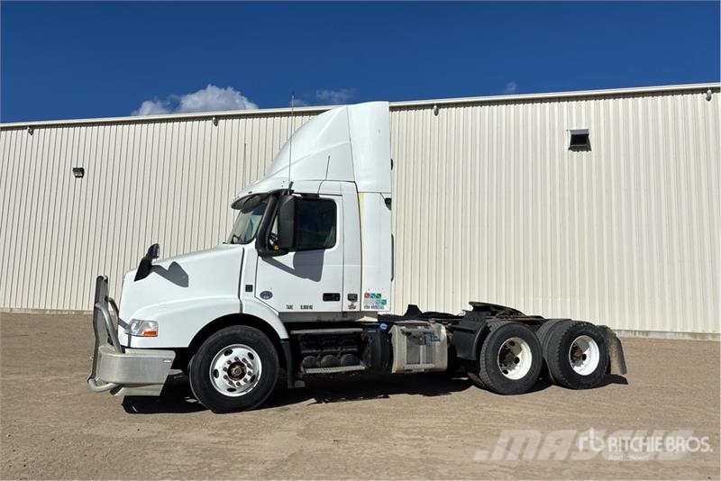 Volvo VNM Trækkere