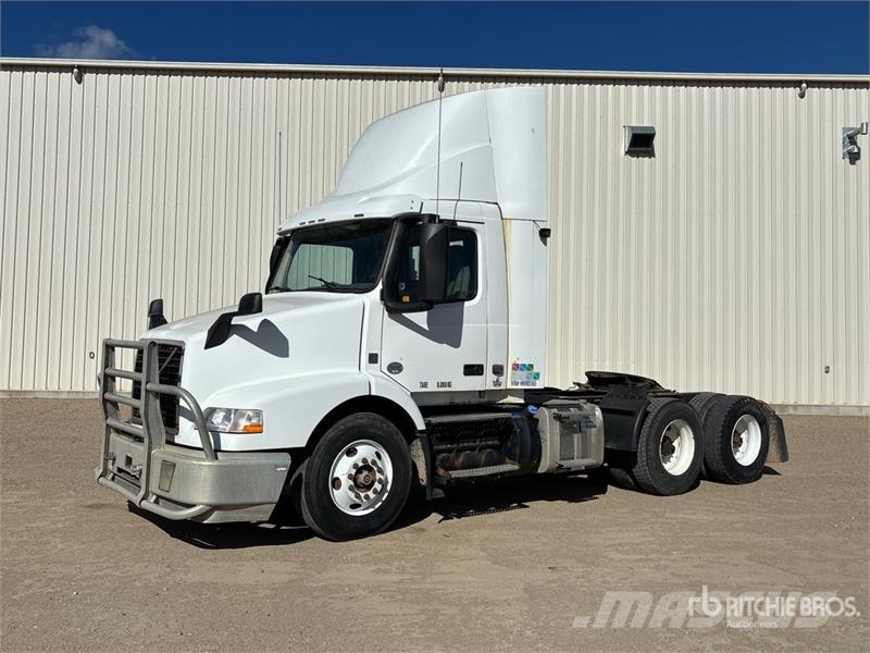 Volvo VNM Trækkere