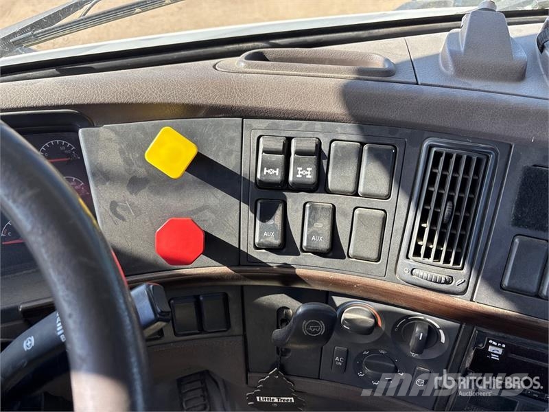Volvo VNM Trækkere