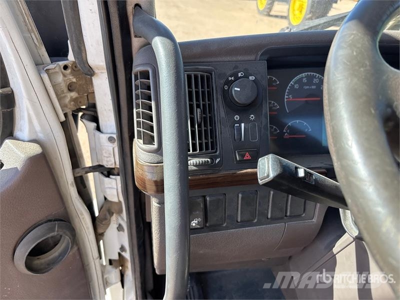 Volvo VNM Trækkere