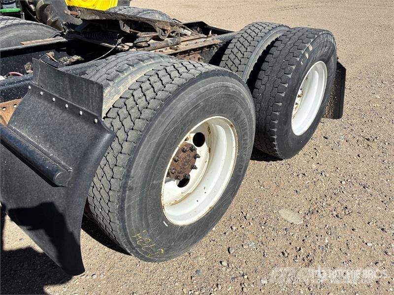 Volvo VNM Trækkere