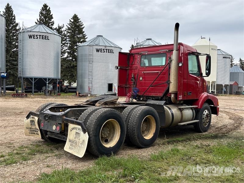 Volvo VNM64T Çekiciler