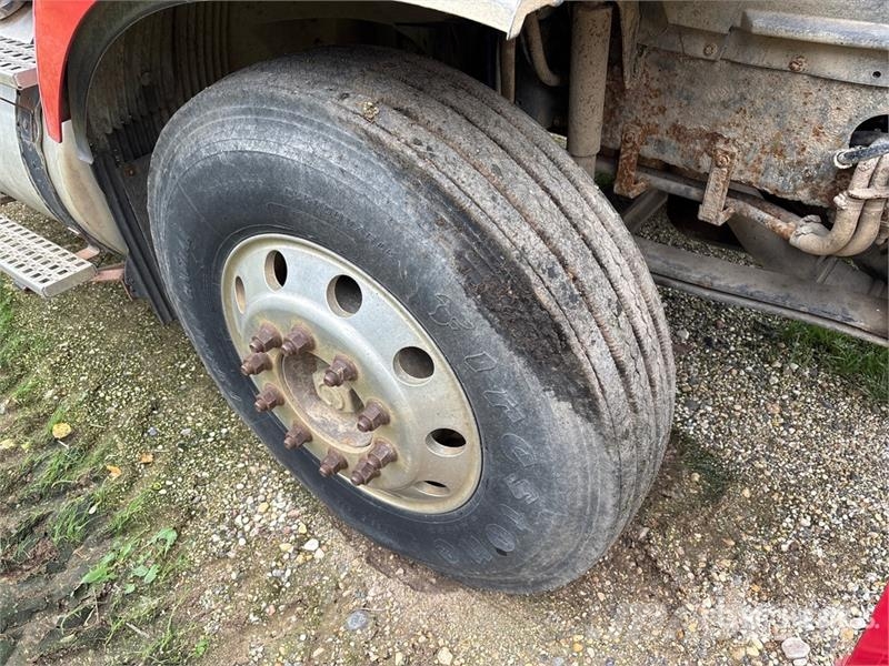 Volvo VNM64T Çekiciler