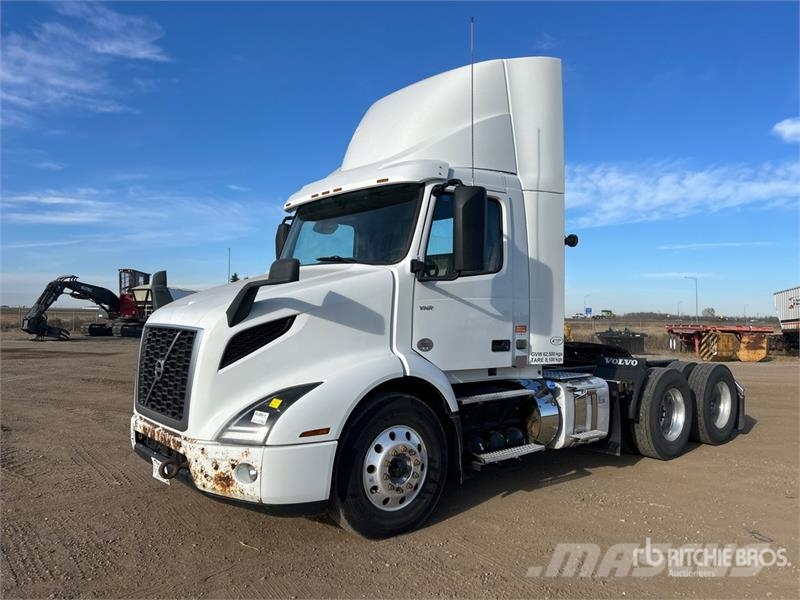 Volvo VNR 6x4 T/A Day Cab Truck Tractor Sattelzugmaschinen