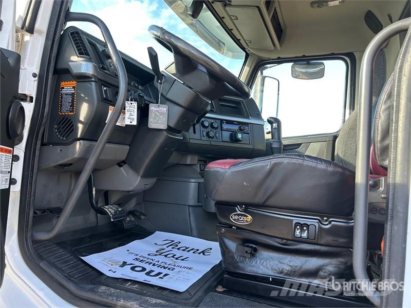 Volvo VNR 6x4 T/A Day Cab Truck Tractor Sattelzugmaschinen