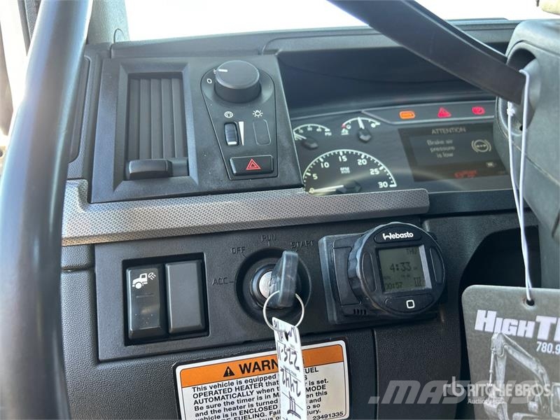 Volvo VNR 6x4 T/A Day Cab Truck Tractor Sattelzugmaschinen