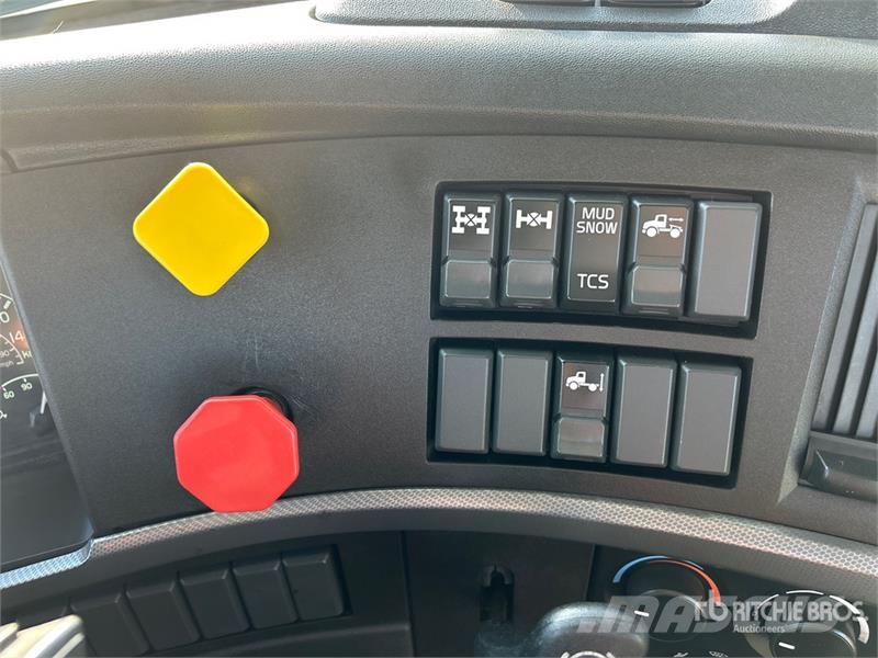 Volvo VNR 6x4 T/A Day Cab Truck Tractor Sattelzugmaschinen
