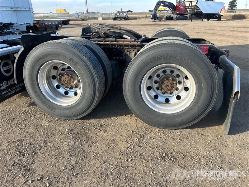 Volvo VNR 6x4 T/A Day Cab Truck Tractor Sattelzugmaschinen