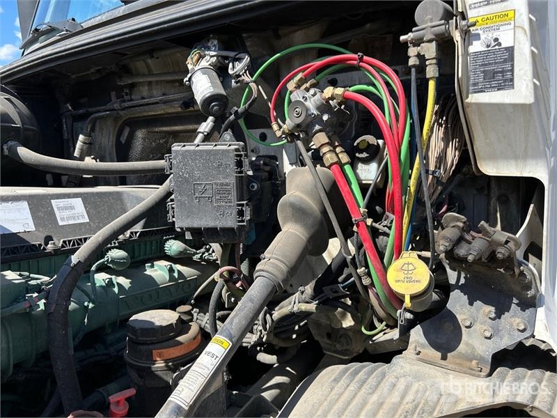 Volvo VNR 6x4 T/A Sleeper Truck Tractor Trekkers
