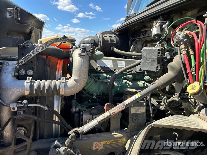 Volvo VNR 6x4 T/A Sleeper Truck Tractor Trekkers