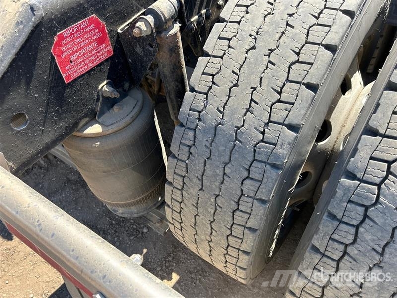 Volvo VNR 6x4 T/A Sleeper Truck Tractor Trekkers
