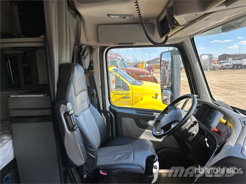 Volvo VNR 6x4 T/A Sleeper Truck Tractor Trekkers