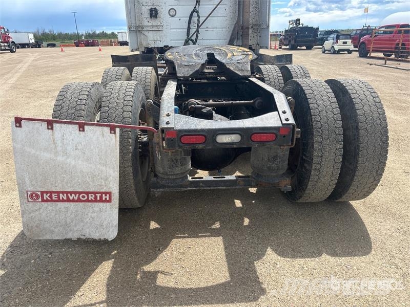 Volvo VNR 6x4 T/A Sleeper Truck Tractor 牵引车