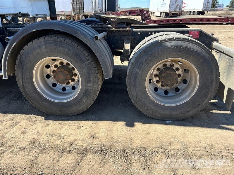 Volvo VNR 6x4 T/A Sleeper Truck Tractor Trekkers