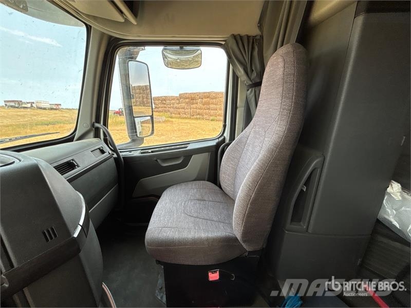 Volvo VNR 6x4 T/A Sleeper Truck Tractor Truck Tractor Units