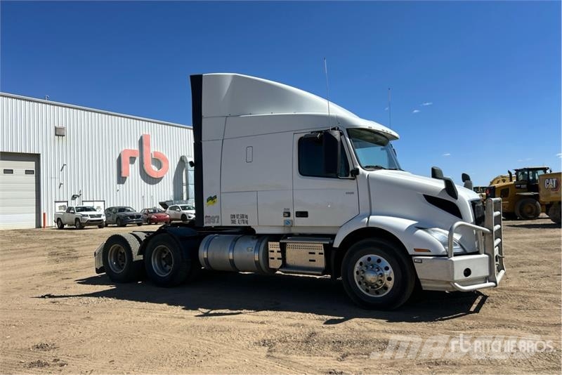 Volvo VNR 6x4 T/A Sleeper Truck Tractor Trekkers