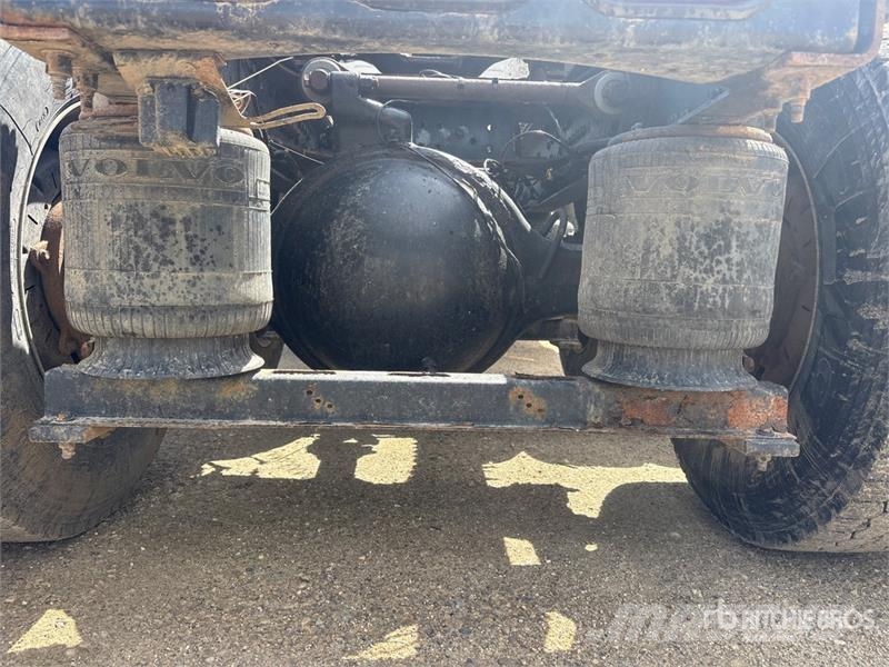Volvo VNR 6x4 T/A Sleeper Truck Tractor 牵引车