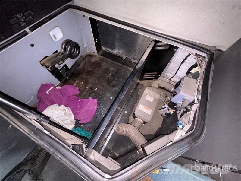 Volvo VNR 6x4 T/A Sleeper Truck Tractor Trekkers