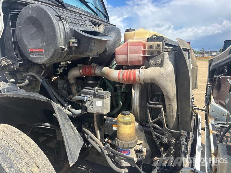 Volvo VNR 6x4 T/A Sleeper Truck Tractor 牵引车