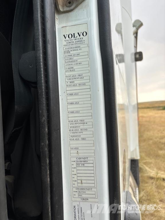 Volvo VNR 6x4 T/A Sleeper Truck Tractor Truck Tractor Units