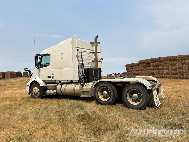 Volvo VNR 6x4 T/A Sleeper Truck Tractor Truck Tractor Units