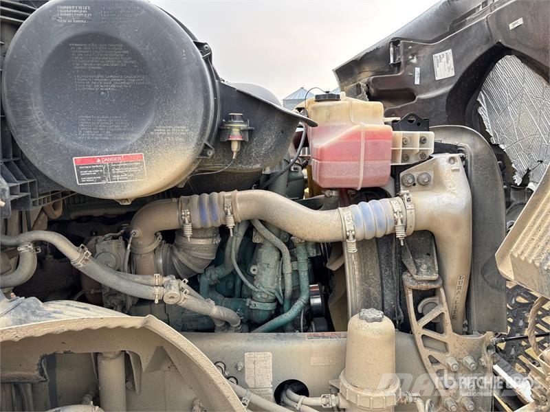 Volvo VNR 6x4 T/A Sleeper Truck Tractor Truck Tractor Units