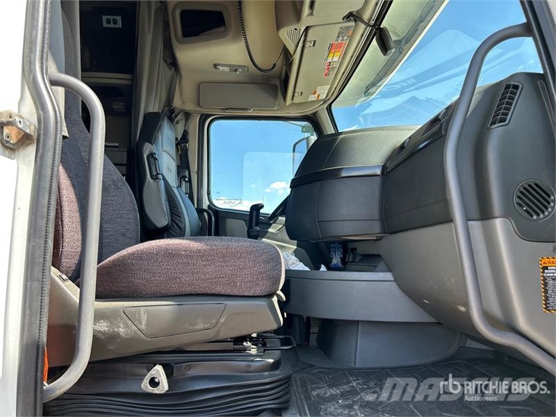 Volvo VNR 6x4 T/A Sleeper Truck Tractor Trekkers
