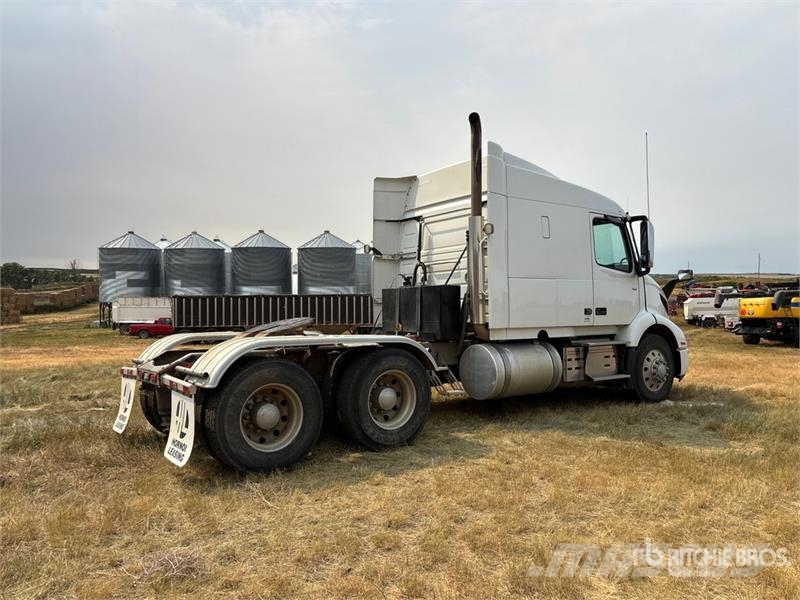 Volvo VNR 6x4 T/A Sleeper Truck Tractor Truck Tractor Units