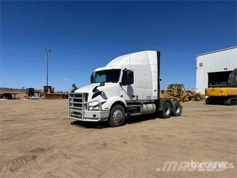 Volvo VNR 6x4 T/A Sleeper Truck Tractor Trekkers