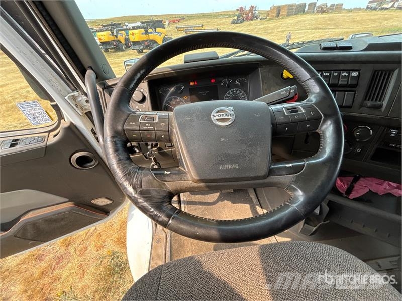 Volvo VNR 6x4 T/A Sleeper Truck Tractor Truck Tractor Units