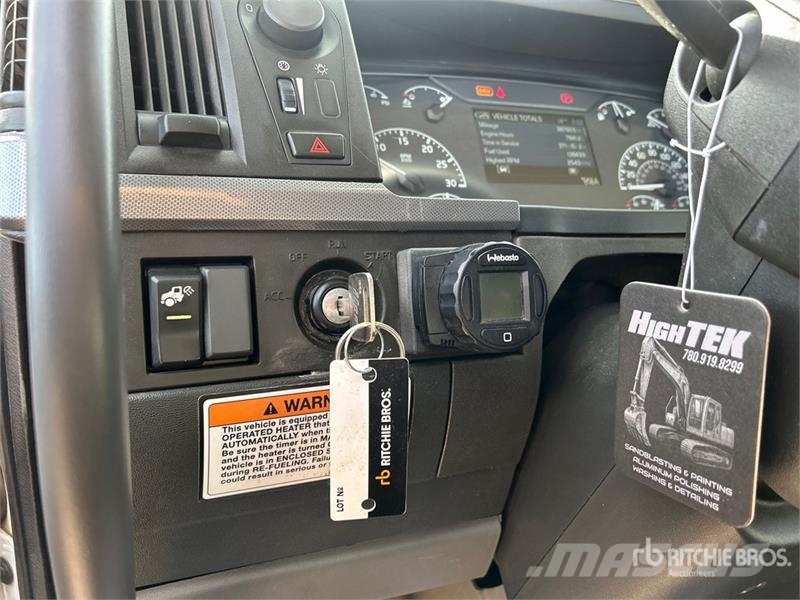 Volvo VNR64T300 6x4 T/A Day Cab Truck Tractor 牵引车