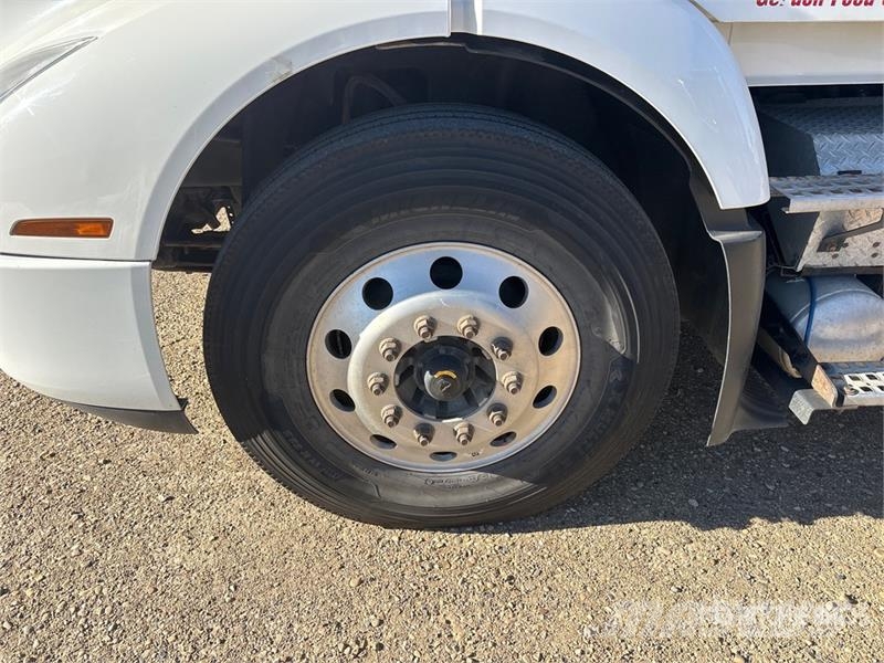 Volvo VNR64T300 6x4 T/A Day Cab Truck Tractor وحدات الجر