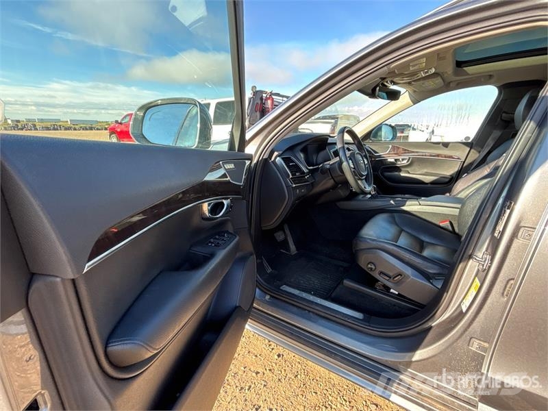 Volvo XC90 Automobili
