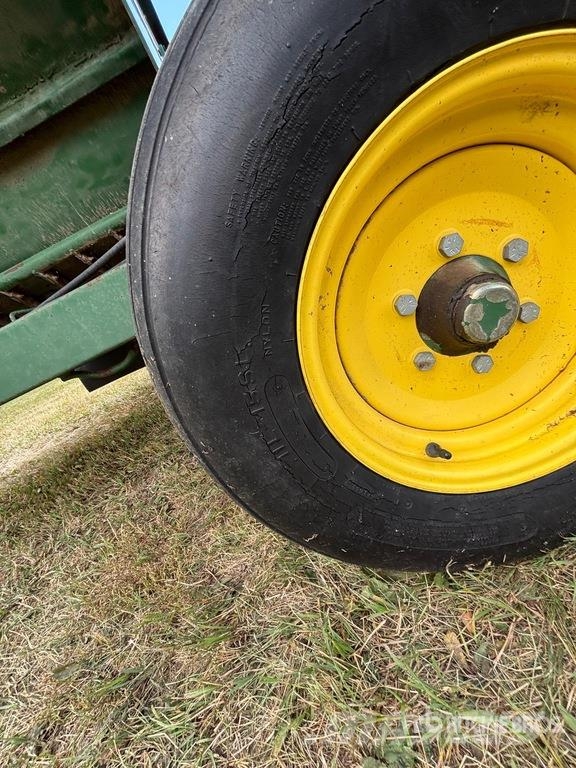 Vortex Bale Processor Balenhakselaars, -snijders en -afwikkelaars