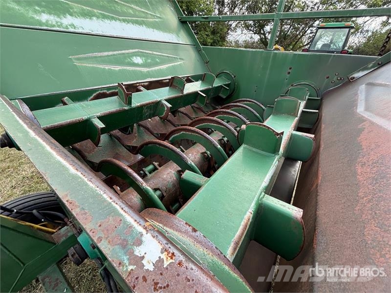 Vortex Bale Processor Balenhakselaars, -snijders en -afwikkelaars