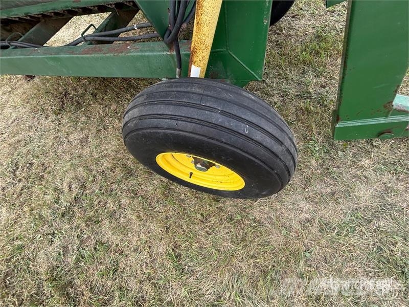 Vortex Bale Processor Balenhakselaars, -snijders en -afwikkelaars