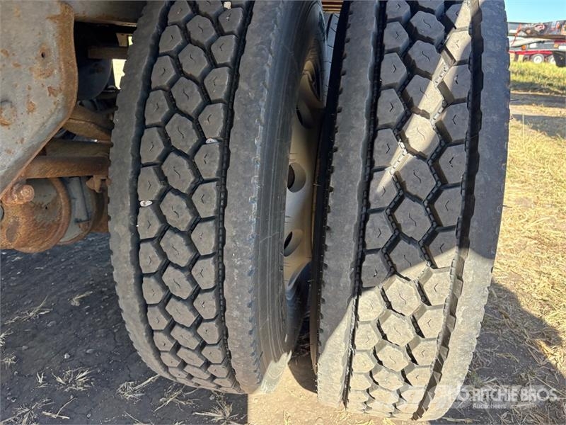 Wabash 53 ft x 102 in T/A Van Trailer Причепи-фургони
