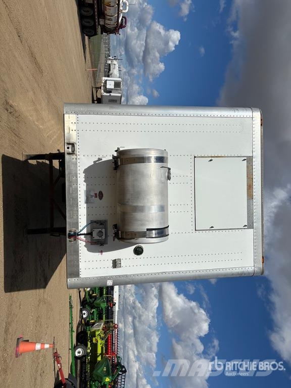 Wabash 53 ft x 102 in Tri/A HDD Mud Mixing Van Trailer Прицепы-фургоны