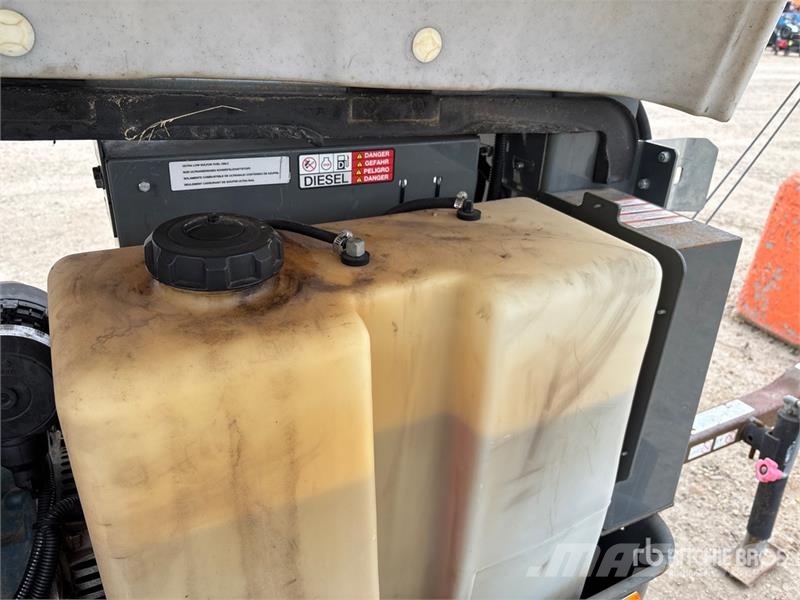 Wacker LTN8K 拖车式灯塔