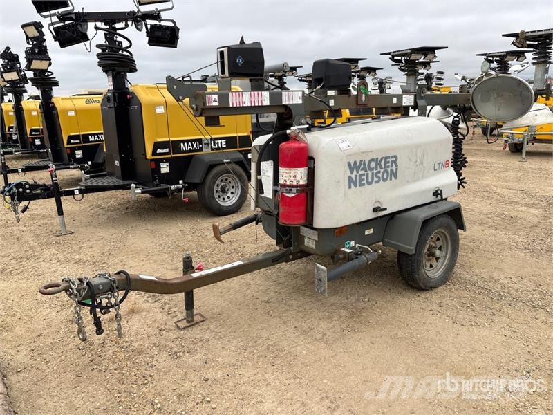 Wacker LTN8K 拖车式灯塔