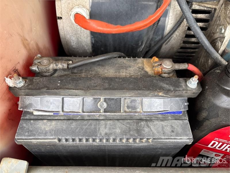 Wacker LTN8K 拖车式灯塔