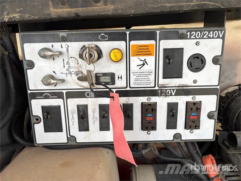 Wacker LTN8K 拖车式灯塔