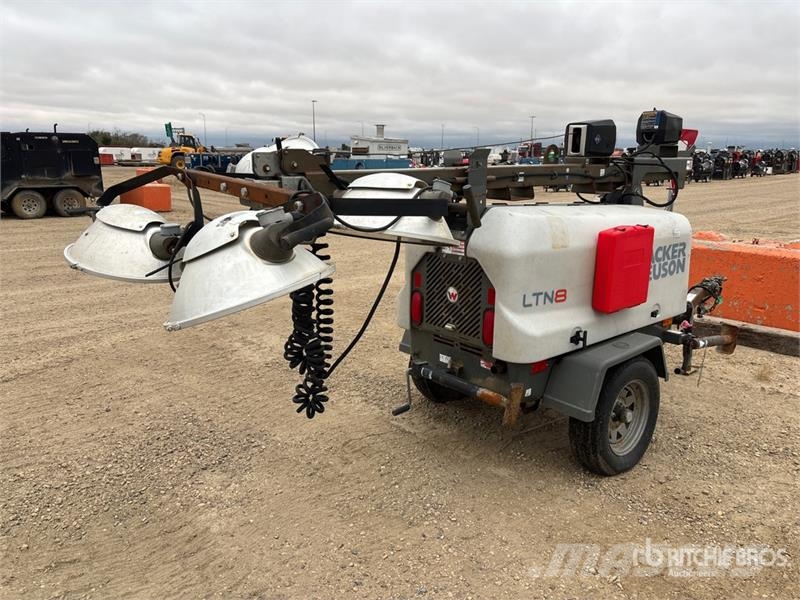 Wacker LTN8K 拖车式灯塔