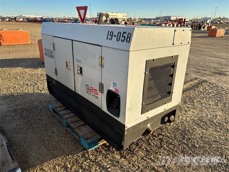 Wacker Neuson G-25 19.5 kW Skid-Mounted Generator Set Dīzeļģeneratori